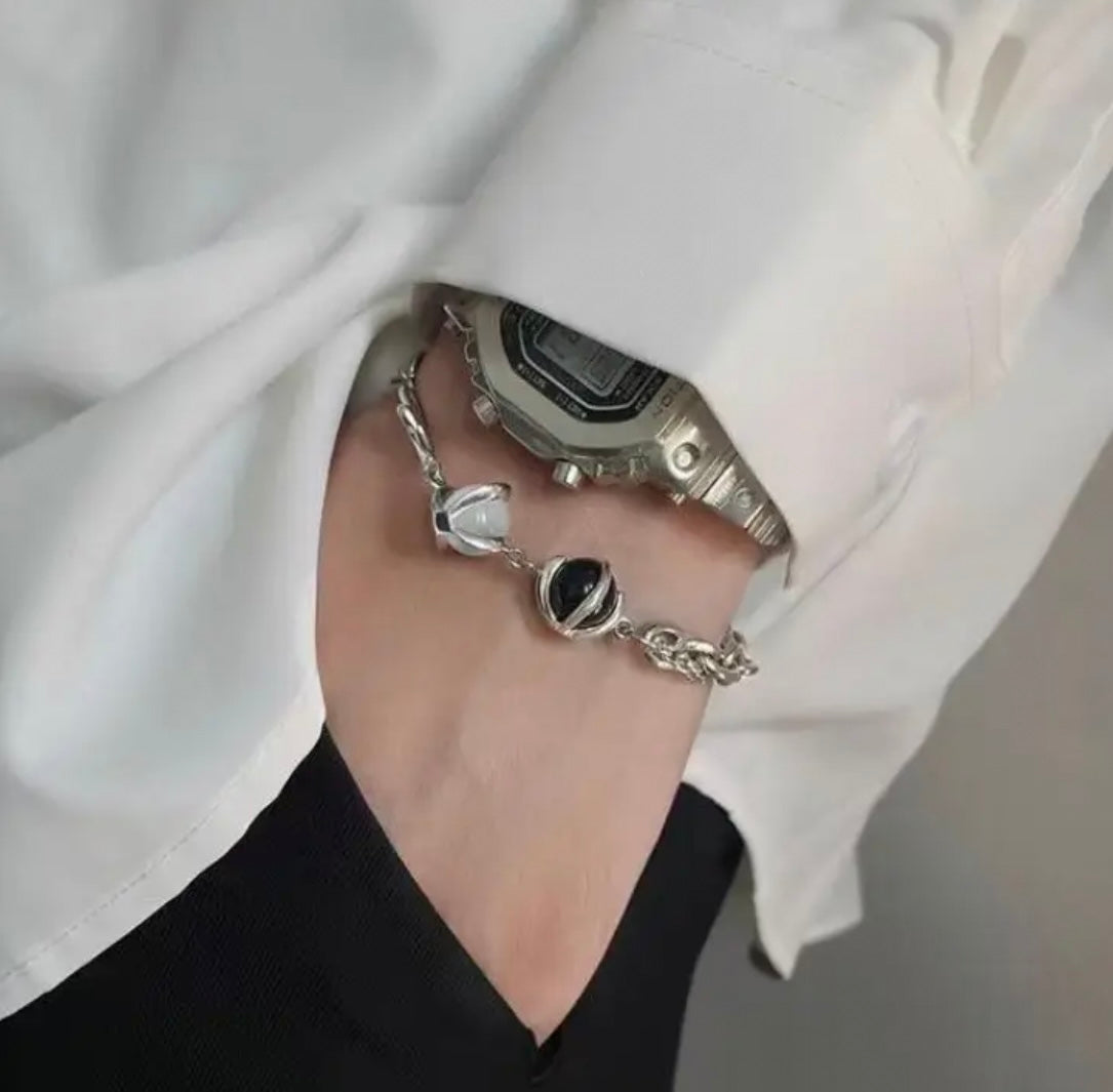 Mickie Wyatt Stainless Steel Glass Cat’s Eyes Chain Bracelet